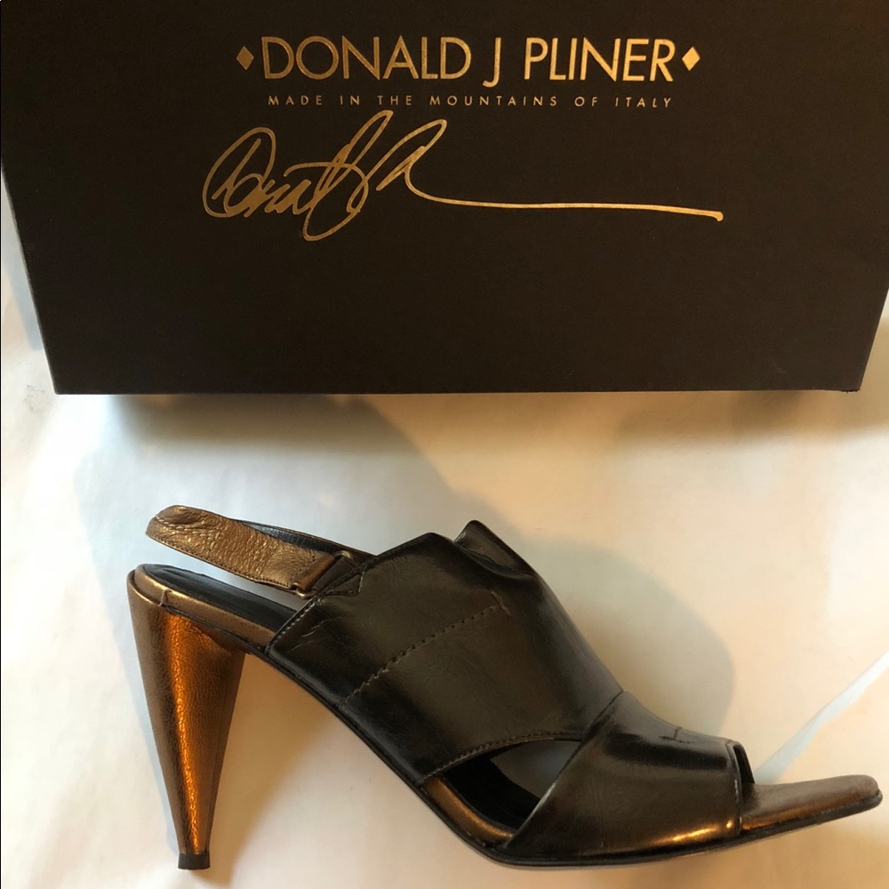 NIB Bronze Metallic Donald J Pliner Heels 9.5 M